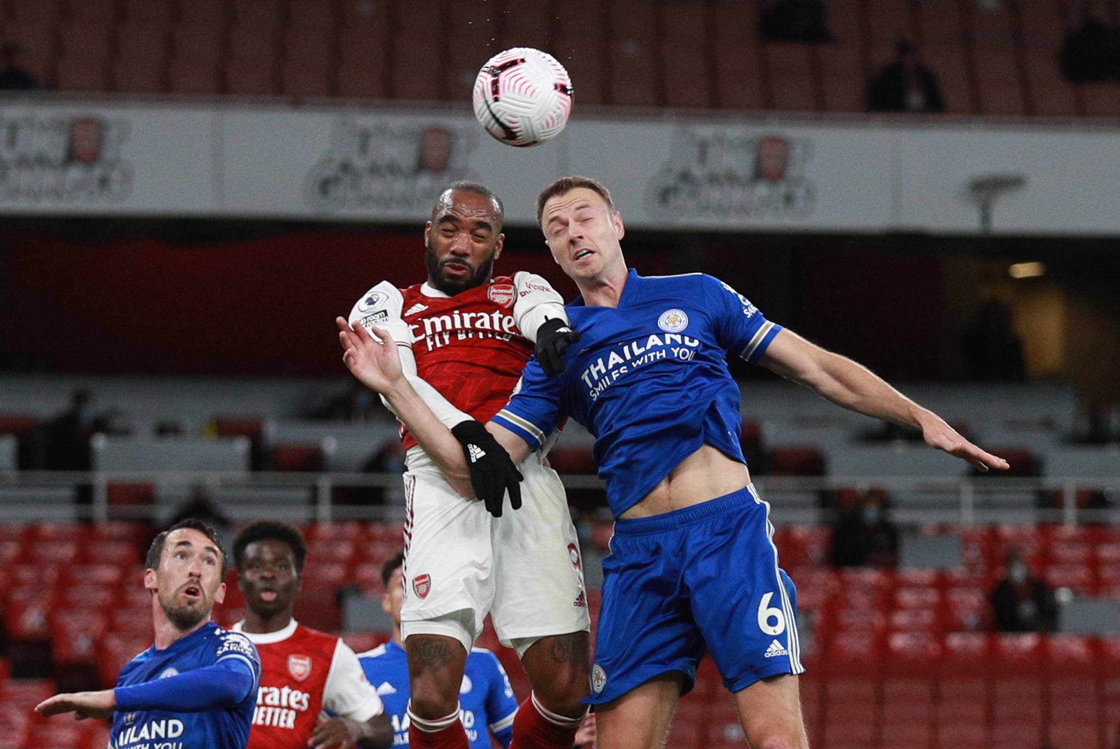 她都展现出 她都展现出